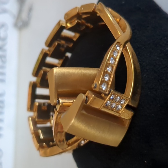 •Sankel Fitbit Sense/Versa 3 Gold Band - Picture 2 of 7